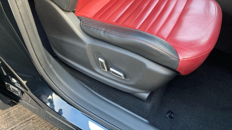 MG Hs 1.5 T-GDI Exclusive 5dr Petrol Hatchback